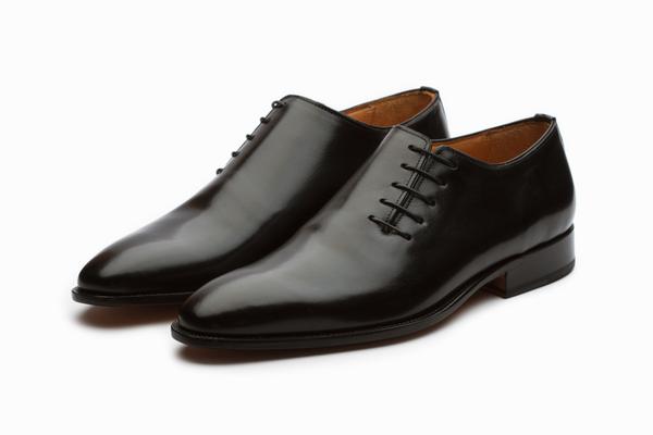 Plain Wholecut Oxford Black with side lacing