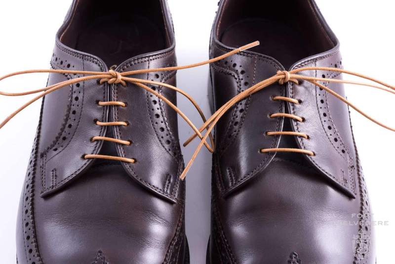 Mid-Brown laces