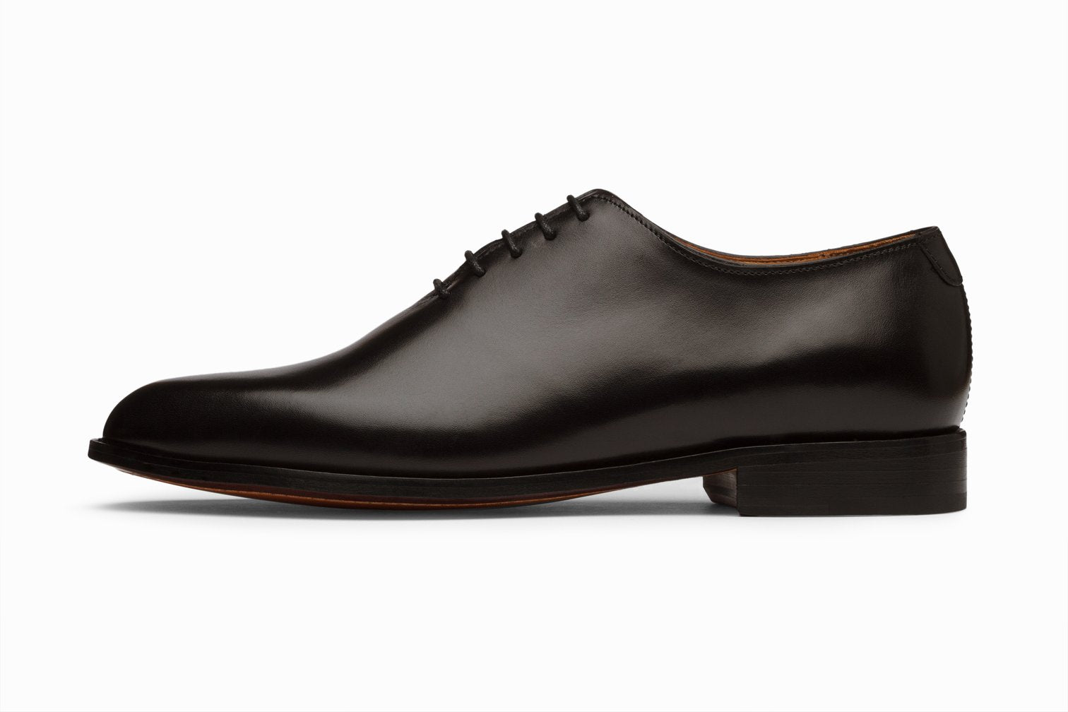 Plain whole cut black oxford shoes, formal black shoes for men in Dubai.