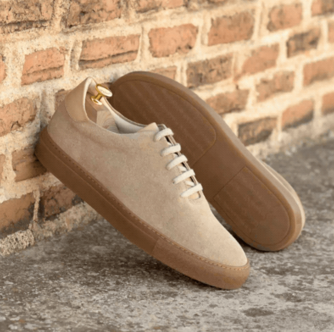 Wholecut Sneaker